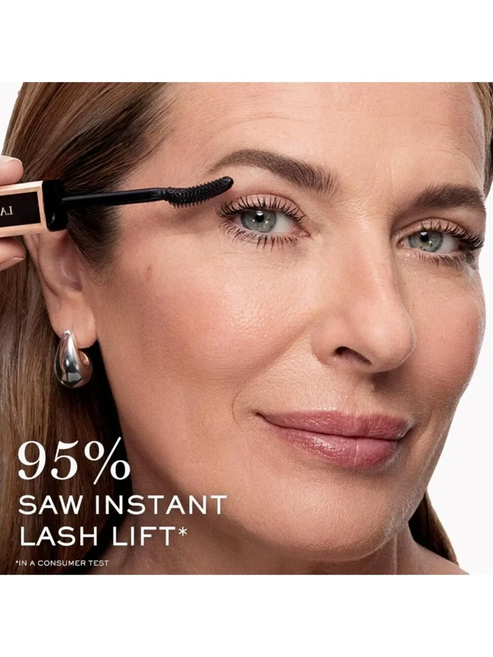 Volumizing Black Mascara for Instant Volume & Lift - Long-Lasting, Flake-Free